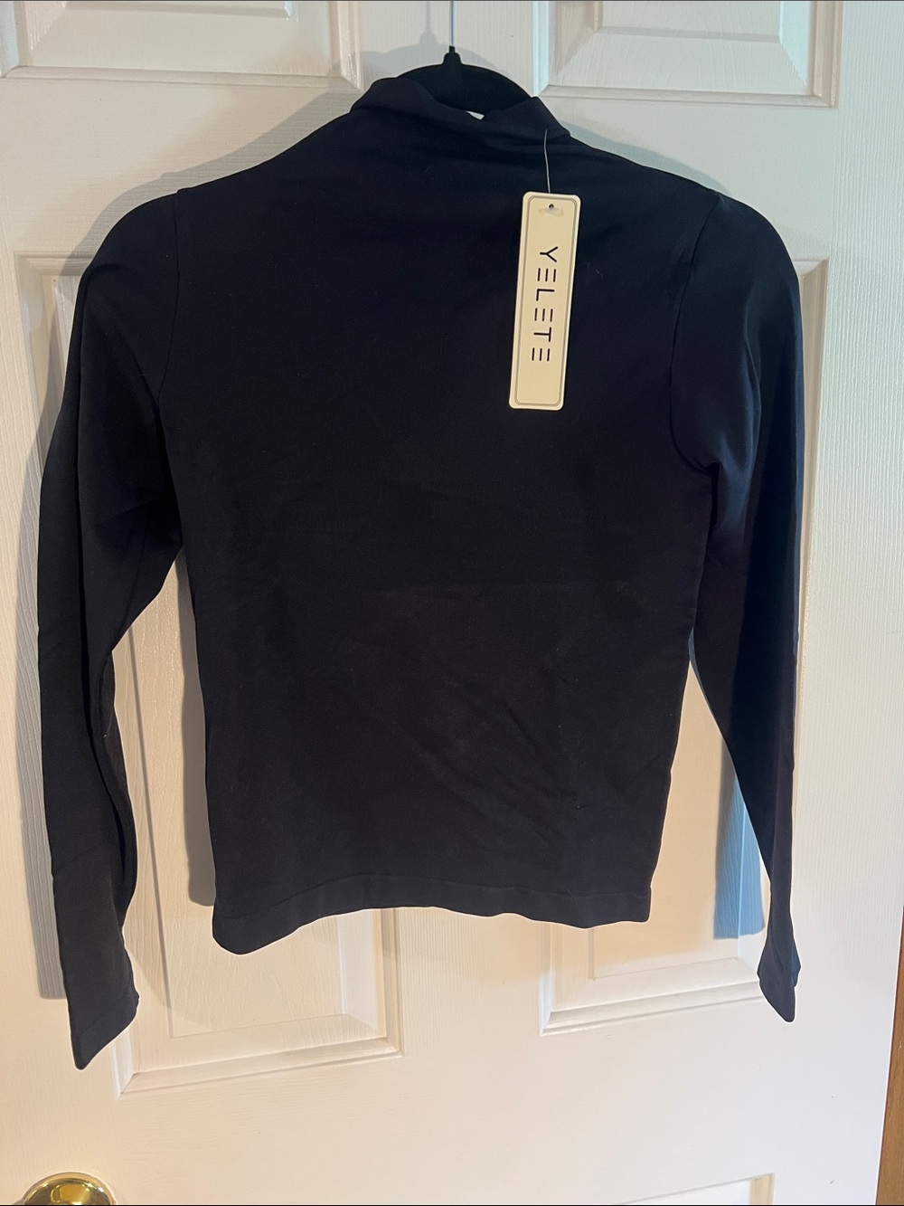 Yelete Black Women's Long Sleeve Hooded Top